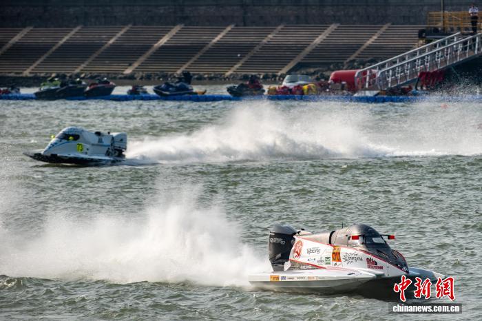 F1H2O上海大奖赛落幕：卫冕世界冠军约纳斯·安德