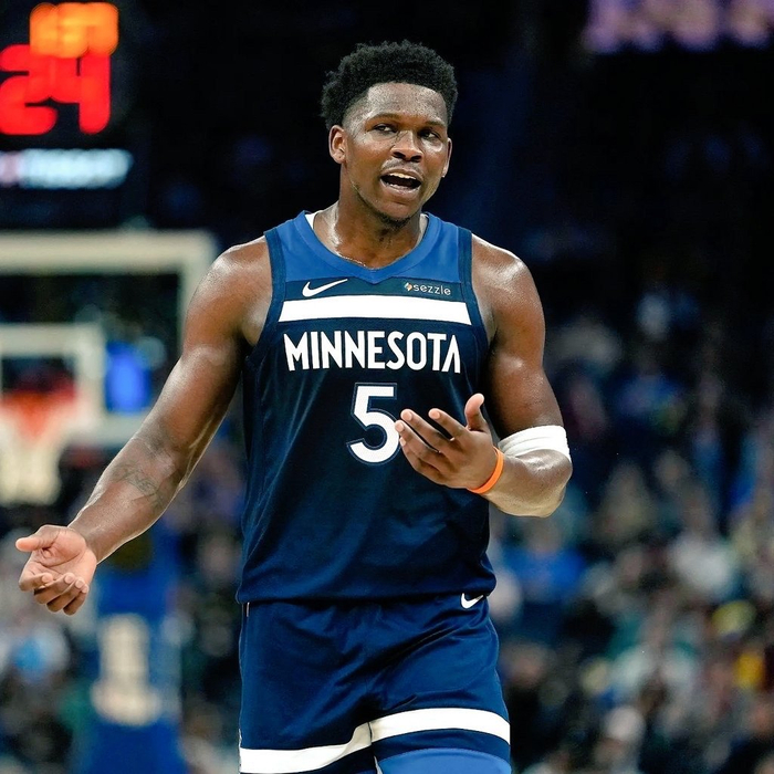 爱德华兹将对阵独行侠复出 近距离接触最佳阵容