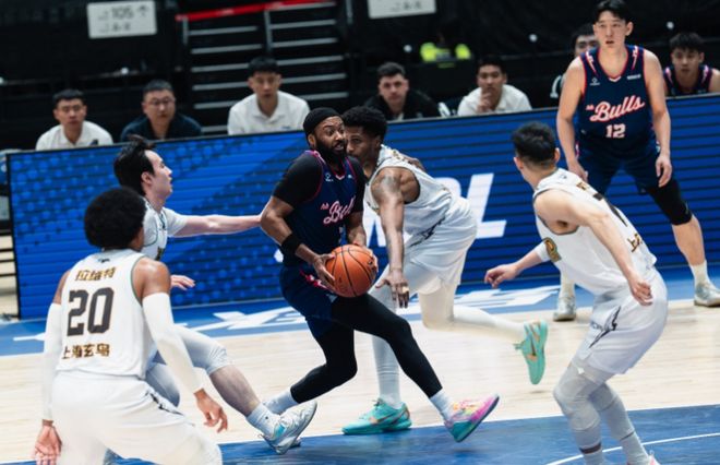 NBL总决赛G3 香港金牛横扫上海玄鸟实现3连冠